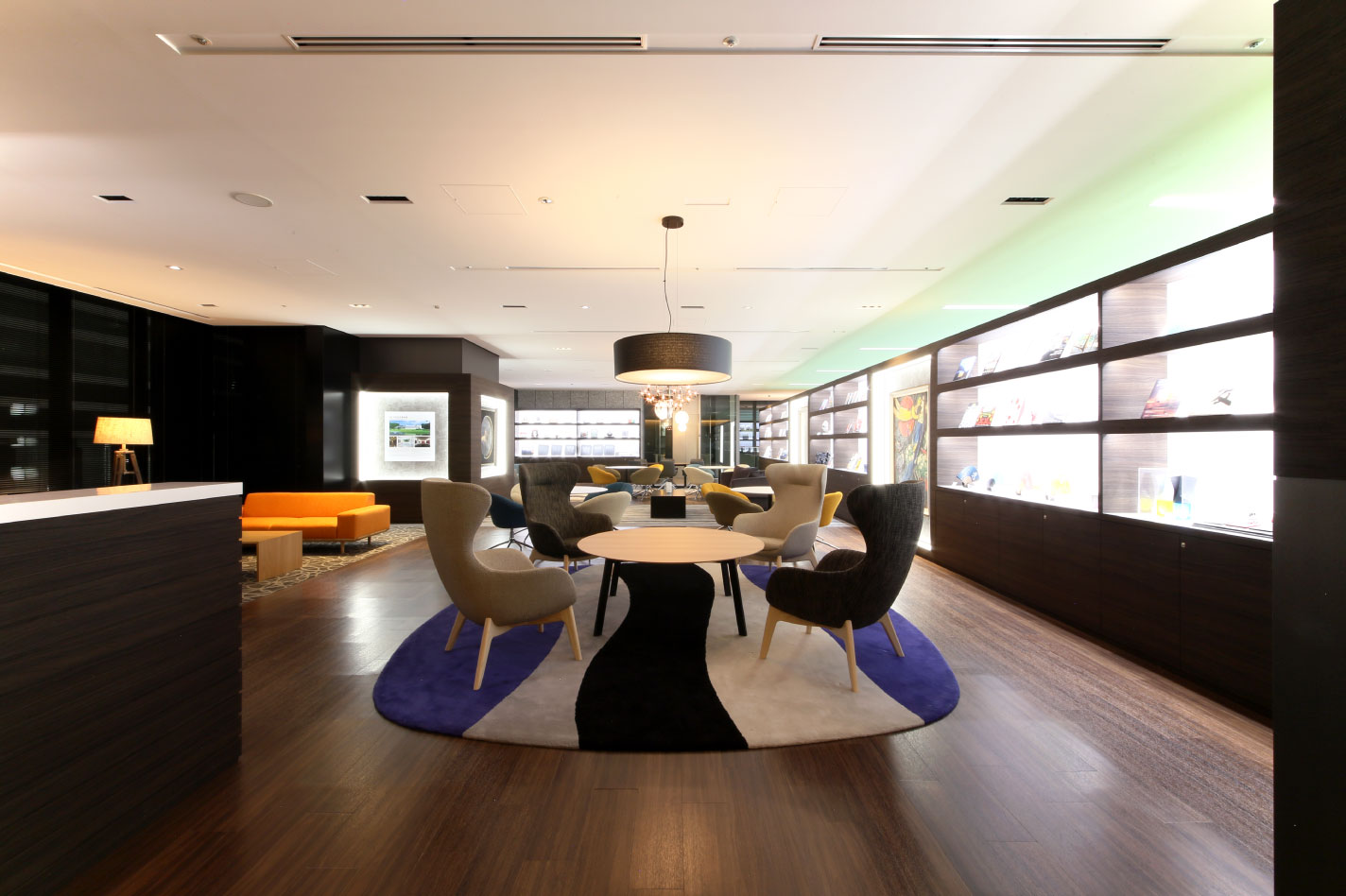 DIC Color & Comfort Loungeの写真