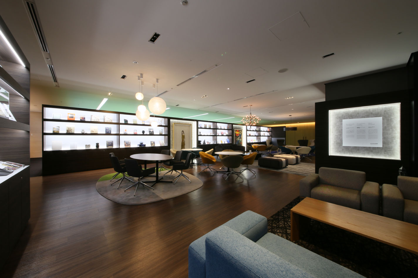 DIC Color & Comfort Loungeの写真